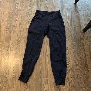 Lululemon leggings with pockets - size 6